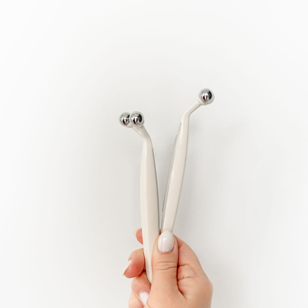 Issue 70 | Which Microcurrent Facial is Best For You?